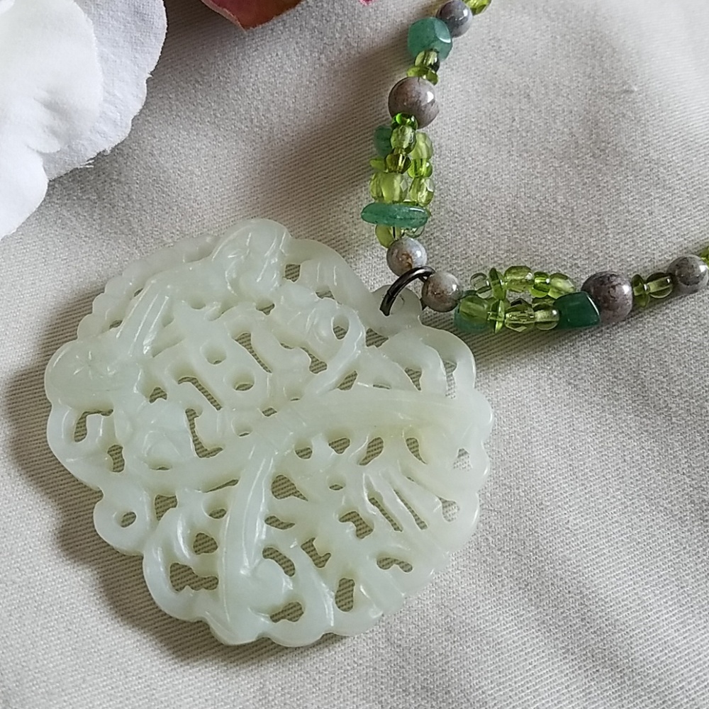 PERIDOT & JADE NECKLACE - Picture 2 of 8